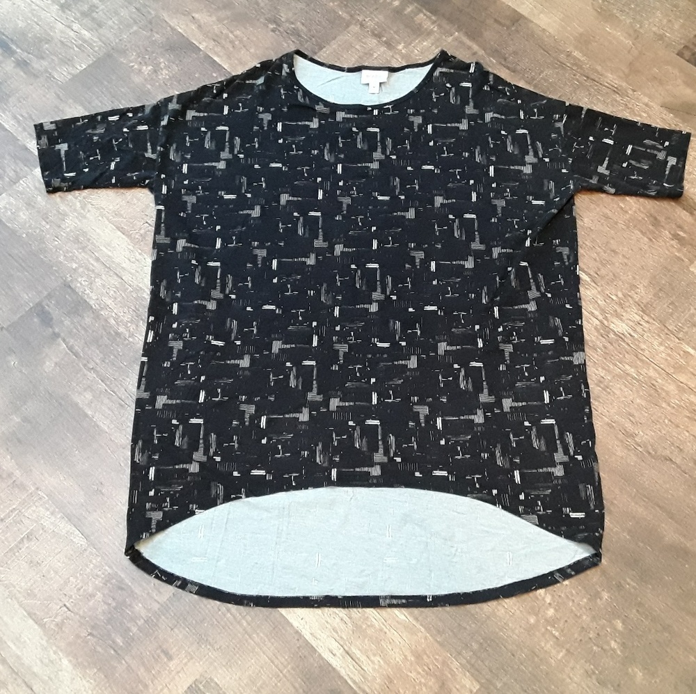 LuLaRoe top black/white short sleeve round neck women size M
